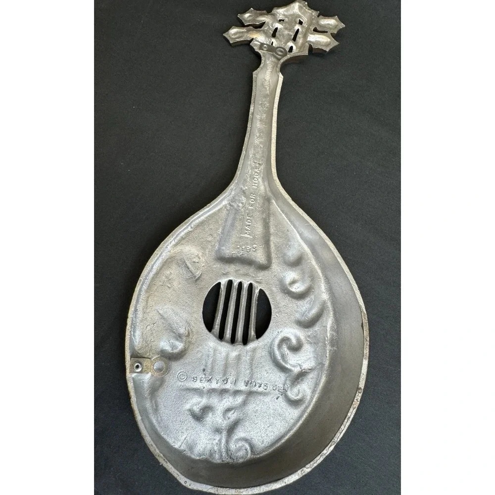 Vintage 70s Sexton Metal Wall Plaques Violin & Mandolin MCM 15